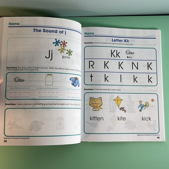 Spectrum Phonics Workbook Kindergarten, Kids Workbook for Home, Age 3-5 - Picture 4 of 5